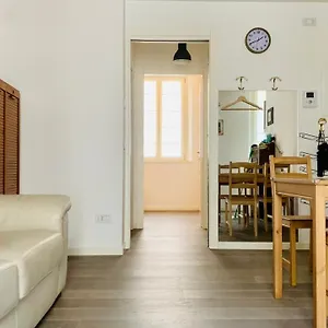 Apartment Bocconi-navigli 10, Milan
