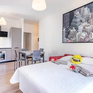 Alessia's Flat- M3 Corvetto , Mailand Italien