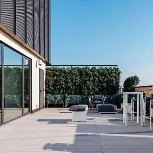 Apartment Easyhomes-central Tower, Milan